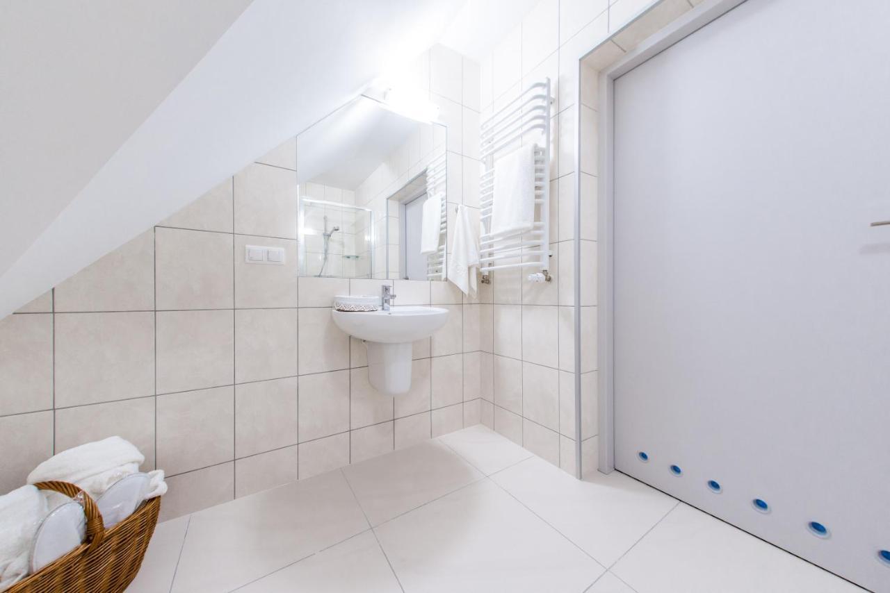 Hotel Przy Dworze Лесьна-Подляска Экстерьер фото