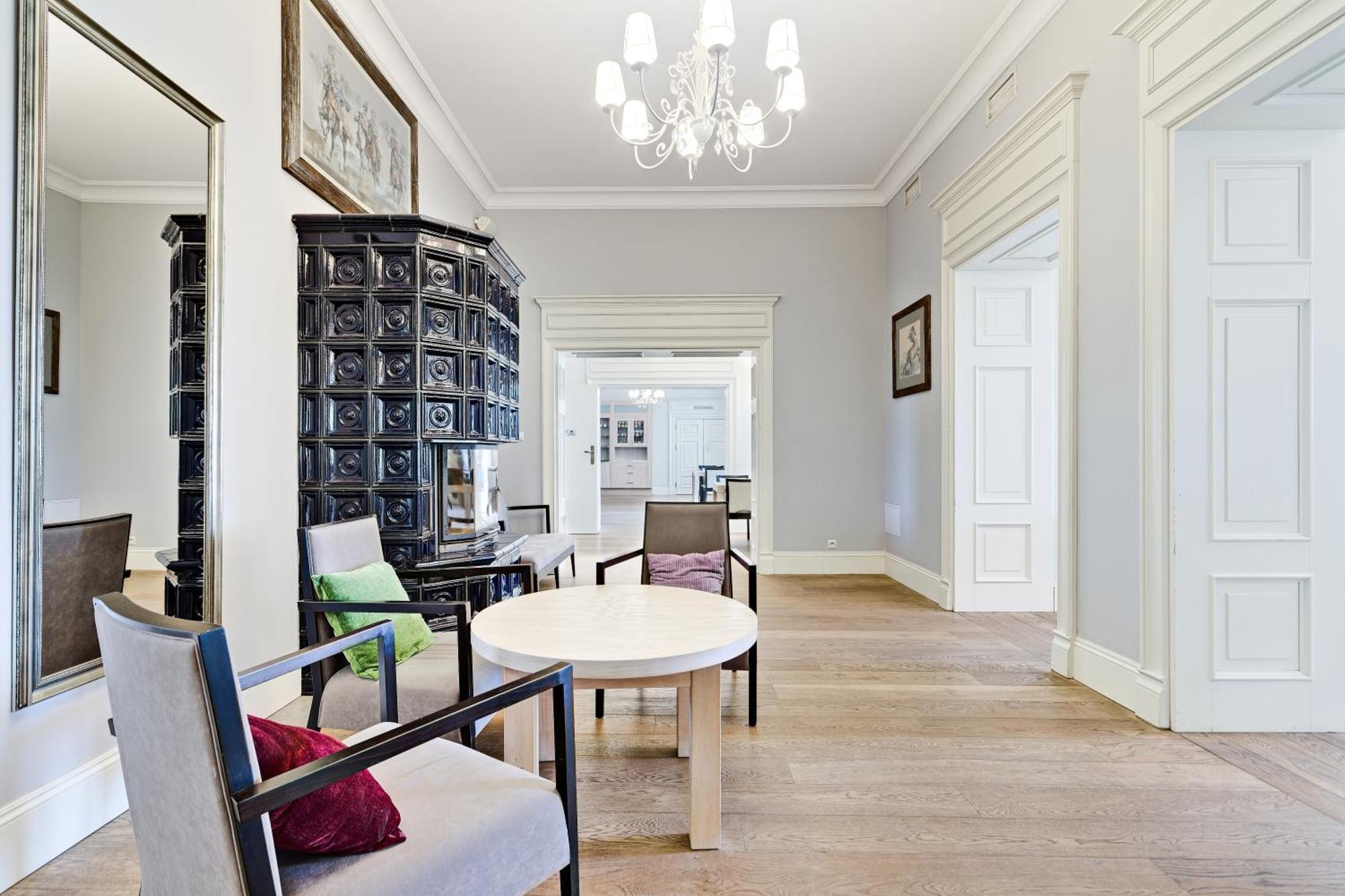 Hotel Przy Dworze Лесьна-Подляска Экстерьер фото