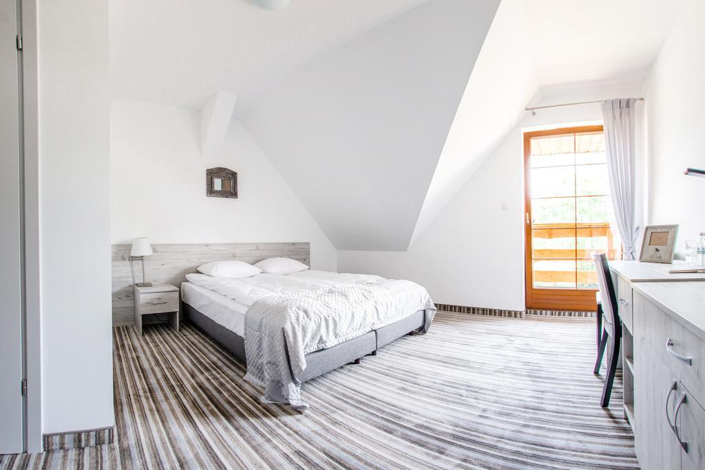 Hotel Przy Dworze Лесьна-Подляска Номер фото